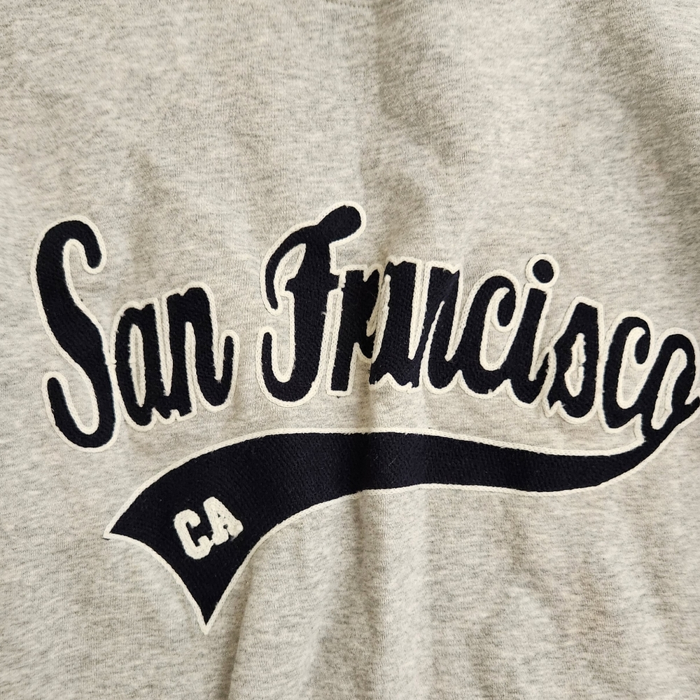 Sweatshirt Pullover - Picture 2 of 3